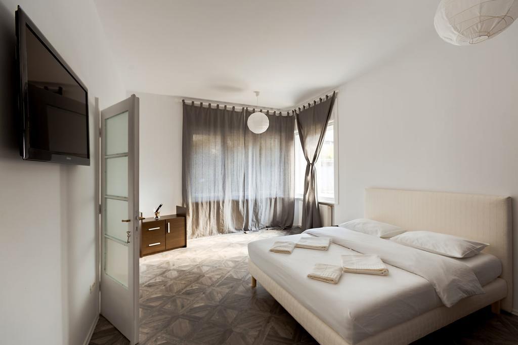 M&F Apartment Braşov Esterno foto