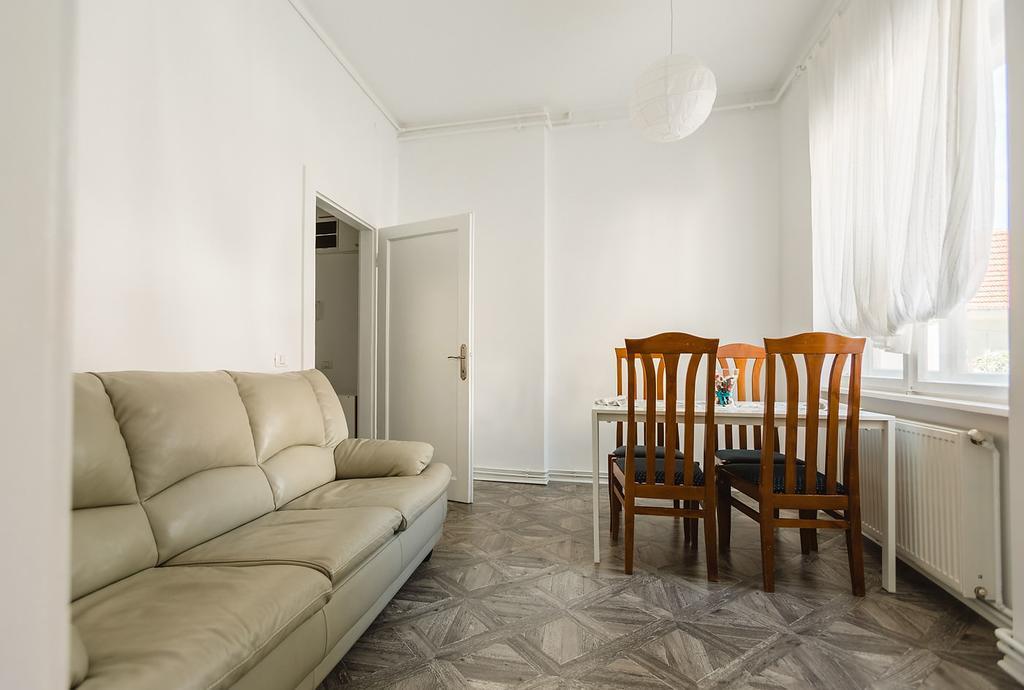 M&F Apartment Braşov Esterno foto